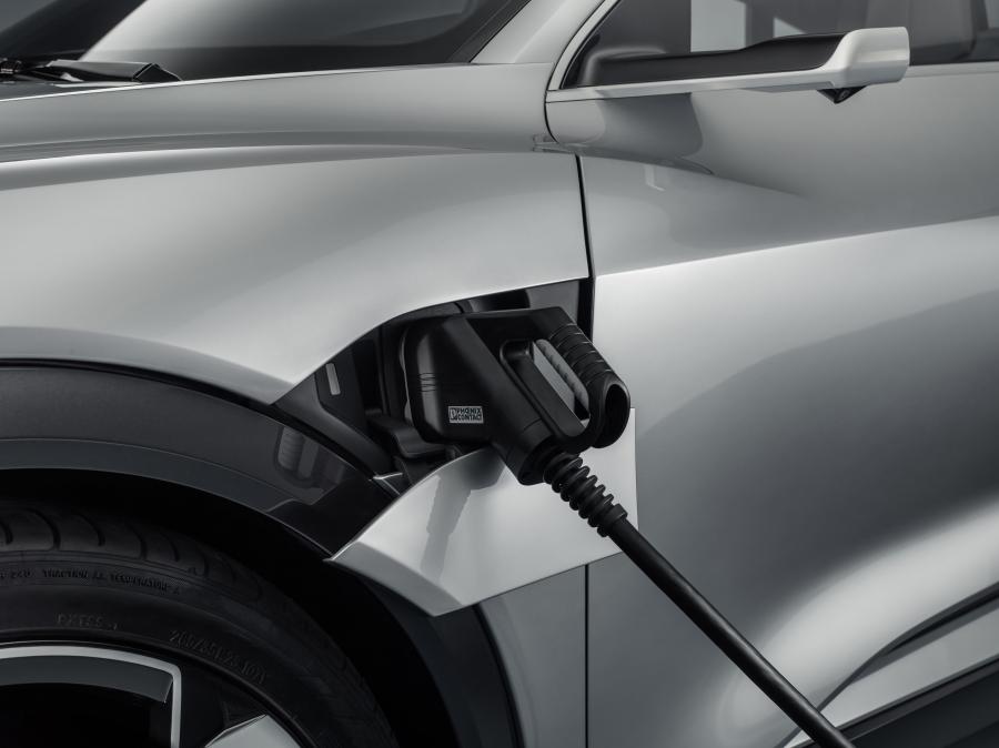 Детали экстерьера Audi e-tron Sportback Concept 2017 года  (фото 5 из 35)